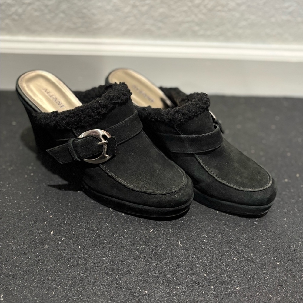 Women's Black Fur-Lined Mules